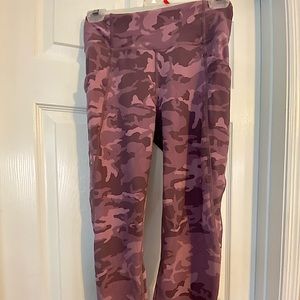 Brand New- WOT Lululemon Capris